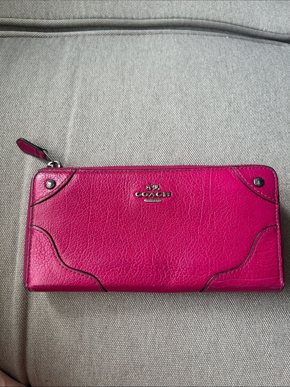 Coach Leather Women's Pink Zip Wallet - Picture 3 of 6
